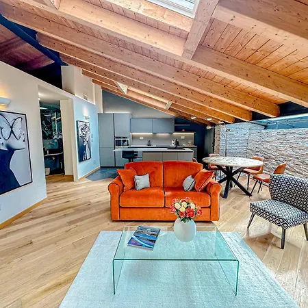 アパート Vigentina Luxury Loft - 5 Min Dal Duomo ミラノ